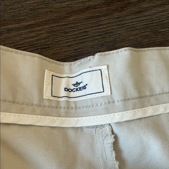 Dockers Men's Cargo Shorts - Soft Cream - Picture 3 of 10